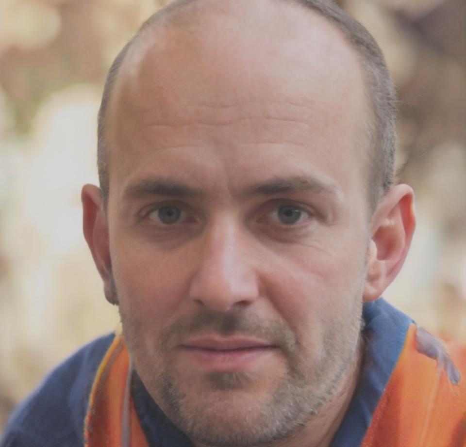 Picharn Tomabutr, Senior Financial Consultant